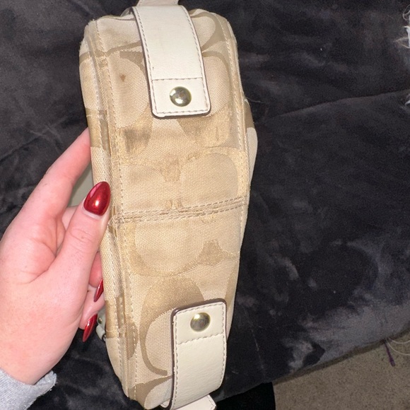 tan and creme canvas and leather coach shoulder purse - Picture 3 of 4